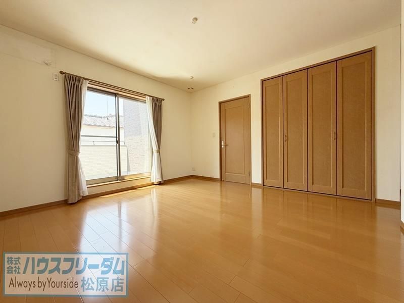 4LDK House for Sale in Matsubara City, Osaka - Thumbnail 3