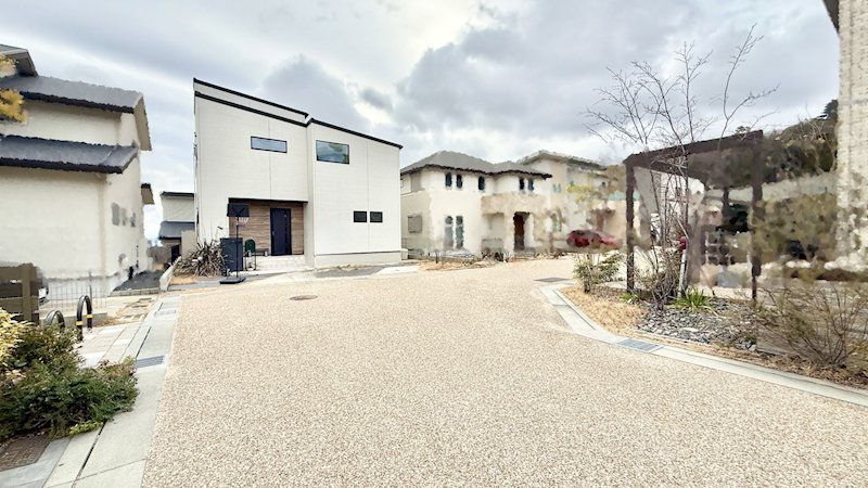 Modern 4LDK House with Sky Balcony in Minoh, Osaka - Thumbnail 2