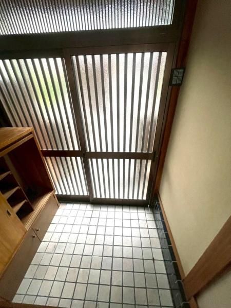 1976 3DK Wooden House for Renovation in Osaka's Hirano Ward - Thumbnail 3