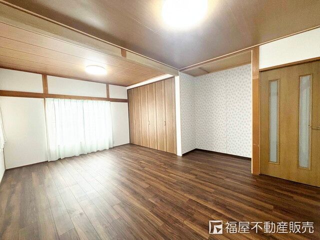 2K Detached House for Sale in Sakai, Osaka with Recent Renovations - Thumbnail 2