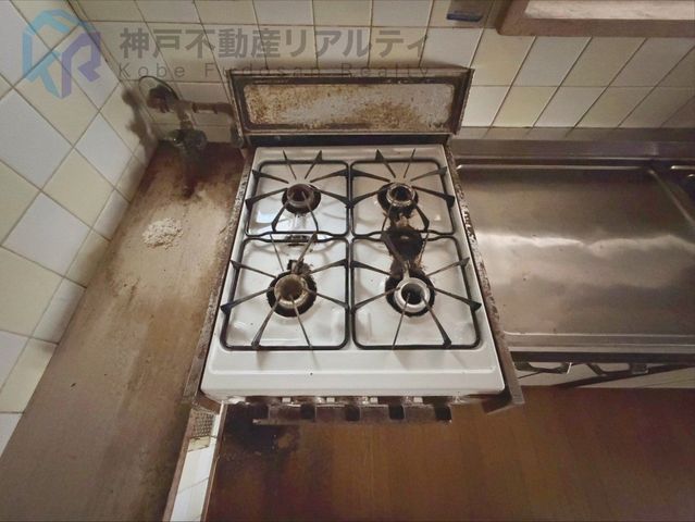 4LDK Detached House for Sale in Kobe's Nada Ward - Image 1