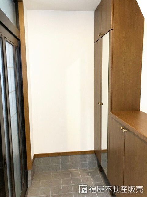 4LDK House with Loft & Garage near Nakatsu Station, Osaka - Thumbnail 3
