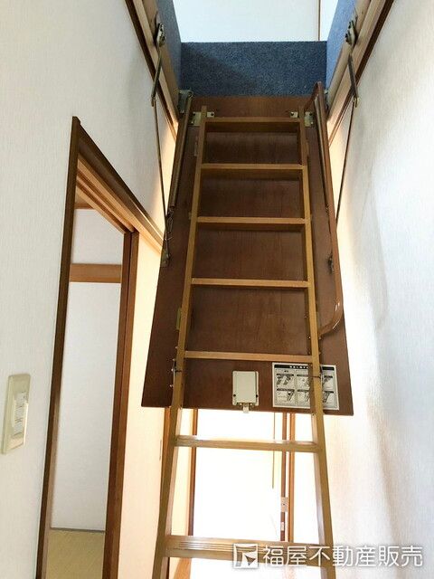 4LDK House with Loft & Garage near Nakatsu Station, Osaka - Thumbnail 4