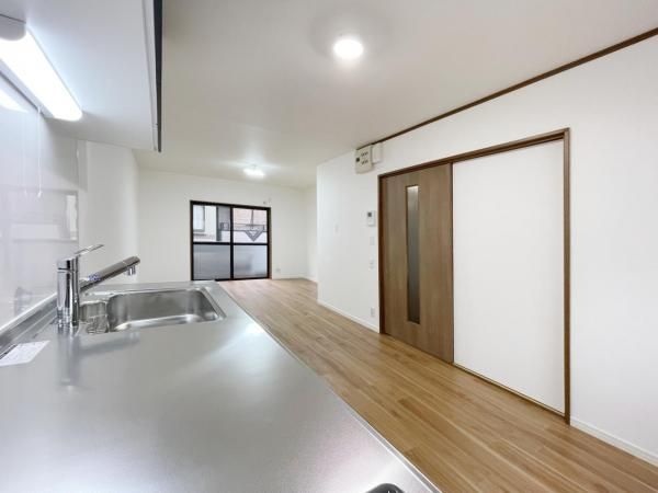 Renovated 2LDK House for Sale in Higashiosaka, Osaka - Thumbnail 3