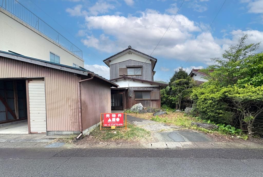 7DK Detached House with Garden for Sale in Obama, Fukui - Image 1