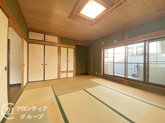 5SLDK Detached House for Sale in Hirakata, Osaka - 162.8㎡ - Thumbnail 2