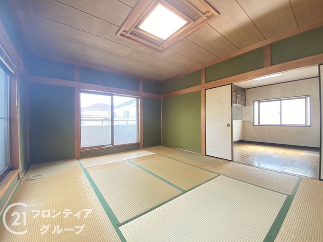 5SLDK Detached House for Sale in Hirakata, Osaka - 162.8㎡ - Thumbnail 3