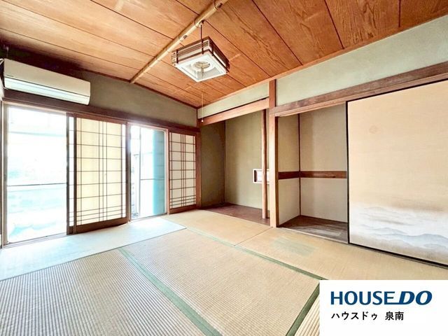 5DK Single-Story House for Sale in Hannan City, Osaka - Thumbnail 2