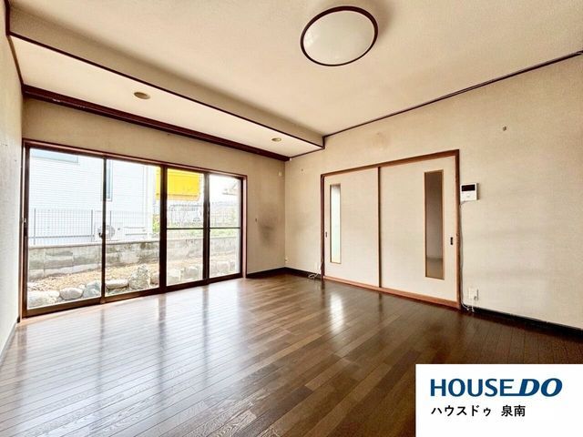 5DK Single-Story House for Sale in Hannan City, Osaka - Thumbnail 4