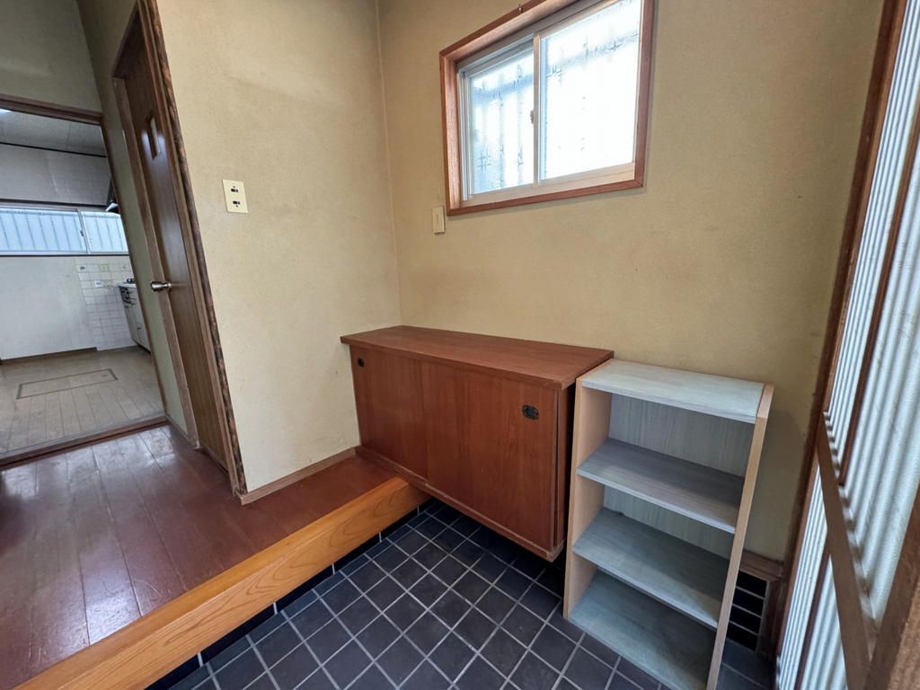 Vacant 3DK House for Sale in Matsubara, Osaka - 4 Million Yen - Thumbnail 3