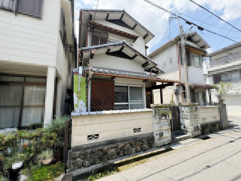 Vacant 3DK House for Sale in Matsubara, Osaka - 4 Million Yen - Thumbnail 2