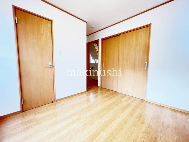 5LDK Detached House with Attic Room for Sale in Sakai, Osaka - Thumbnail 3