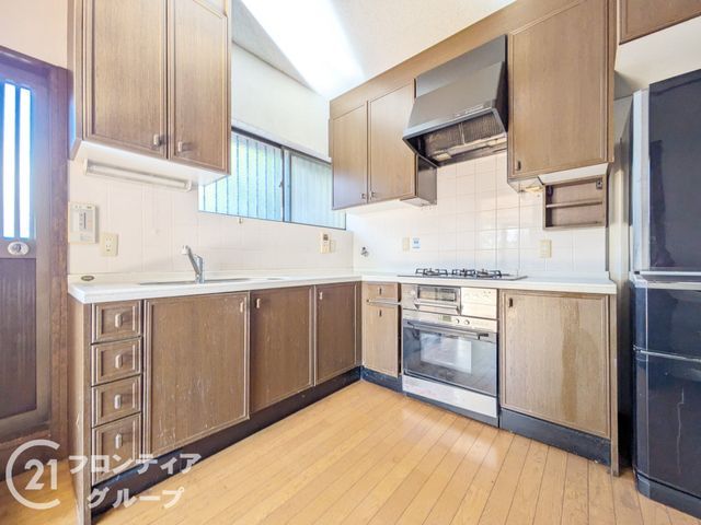 4LDK Garden House with Ocean View in Kobe's Higashinada Ward - Thumbnail 4
