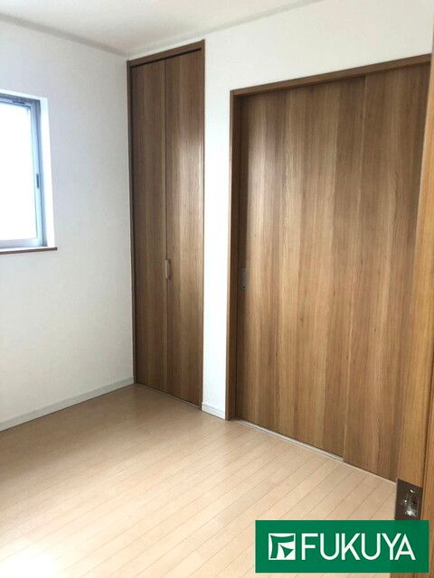 Modern 3-Story House for Sale in Osaka Nishinari Ward - Thumbnail 2