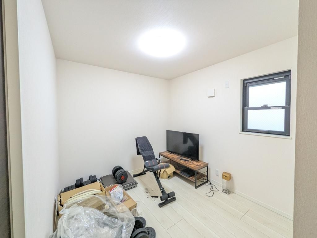 Modern 4LDK House for Sale Near Minami-Tatsumi Station, Ikuno-ku, Osaka - Thumbnail 4