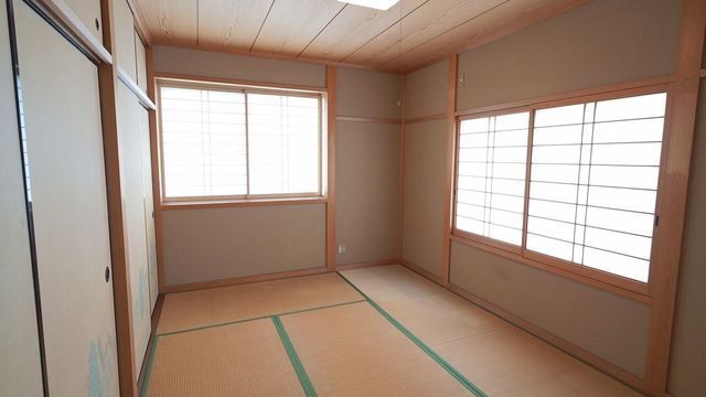 4DK House for Sale in Saiwai-cho, Himeji, Hyogo - 100.24 sqm - Thumbnail 3