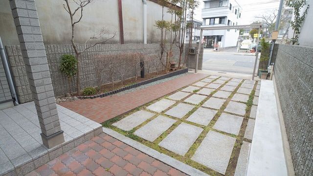 4DK House for Sale in Saiwai-cho, Himeji, Hyogo - 100.24 sqm - Thumbnail 2