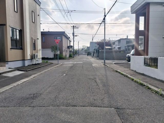 Renovated 4LDK House in Higashi-ku, Sapporo, Hokkaido - Thumbnail 2