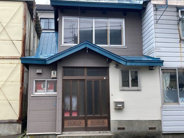 3LDK House for Sale in Otaru, Hokkaido - 1980000 Yen - Thumbnail 2