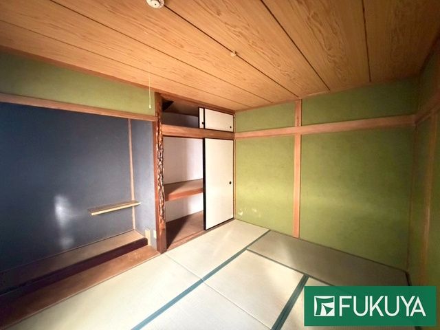 Renovated 4LDK Detached House for Sale in Hirakata, Osaka - Thumbnail 3