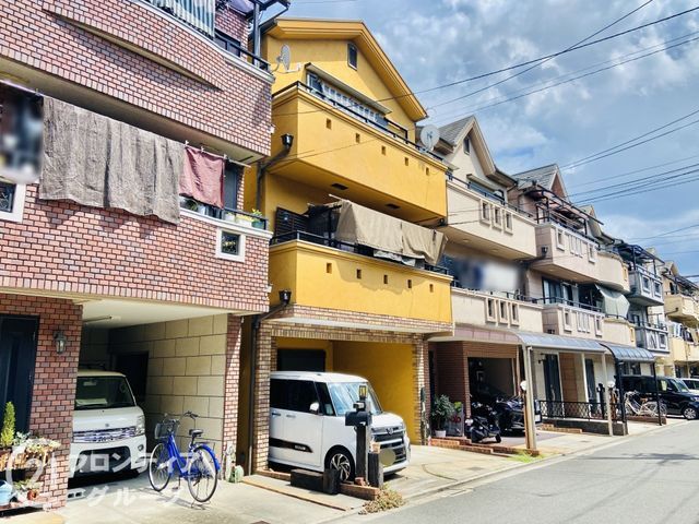 4LDK House for Sale in Kadoma, Osaka - 110.61 sqm - Thumbnail 2