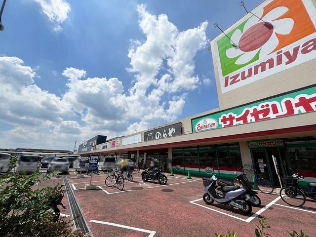 3LDK Detached House for Sale in Yawata, Kyoto - 102.42 sqm - Thumbnail 4