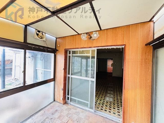 4LDK Corner Lot House for Sale in Shin-Kamichi, Kobe - Thumbnail 3