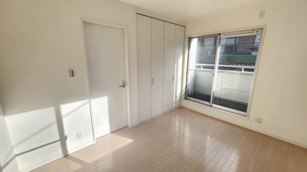 4LDK Detached House for Sale in Higashiosaka, Osaka - Thumbnail 3