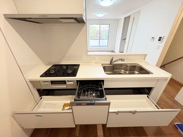 Modern 2SLDK House for Sale in Takatsuki, Osaka - Built 2025 - Thumbnail 4