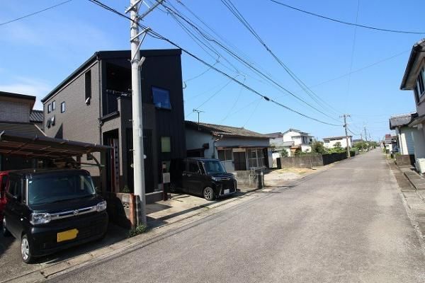 3LDK House for Sale in Hyuga City, Miyazaki - 79.49 sqm - Thumbnail 2