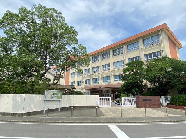 7DK RC House for Sale in Wakayama City with Parking - Thumbnail 2