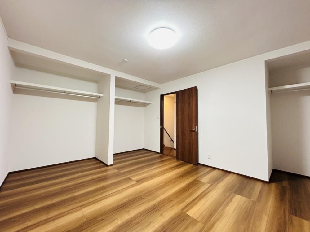 Renovated 3LDK House in Hakodate with 2-Car Parking - Thumbnail 4