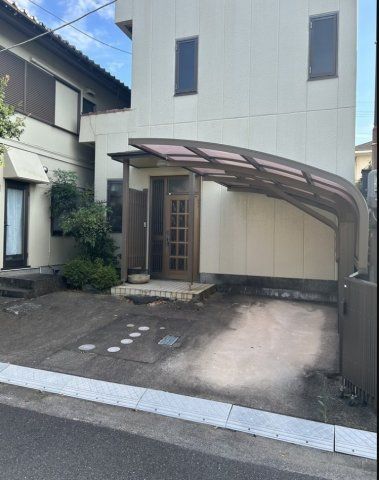 Spacious Detached House with Annex for Sale in Iwade, Wakayama - Thumbnail 2