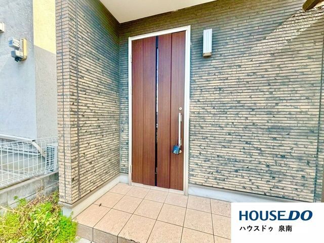 4LDK Detached House for Sale in Sennan City, Osaka - Thumbnail 2