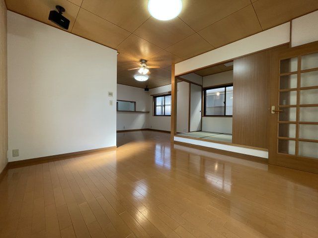 5LDK Two-Generation House for Sale near Uenoshiba Station, Sakai - Thumbnail 4
