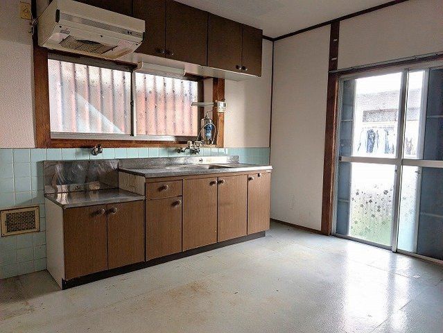 4LDK House for Sale in Kakogawa City, Hyogo - 6.5M Yen - Thumbnail 2