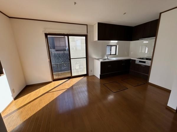 Renovated 4LDK Detached House for Sale in Hannan City, Osaka - Thumbnail 2