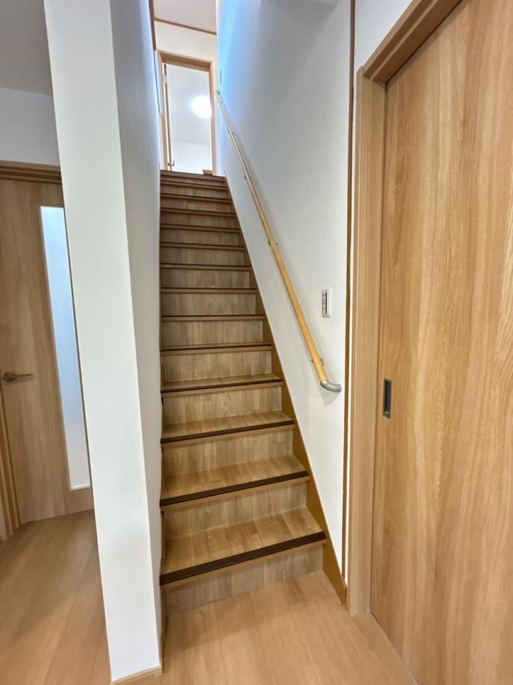 Renovated 3SLDK House with 4-Car Parking in Kanazawa - Thumbnail 4
