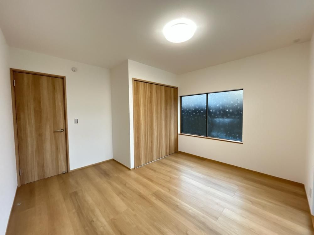 Renovated 3SLDK House with 4-Car Parking in Kanazawa - Thumbnail 3