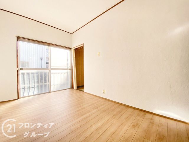 3DK Corner Lot House for Sale in Yao, Osaka - Thumbnail 4