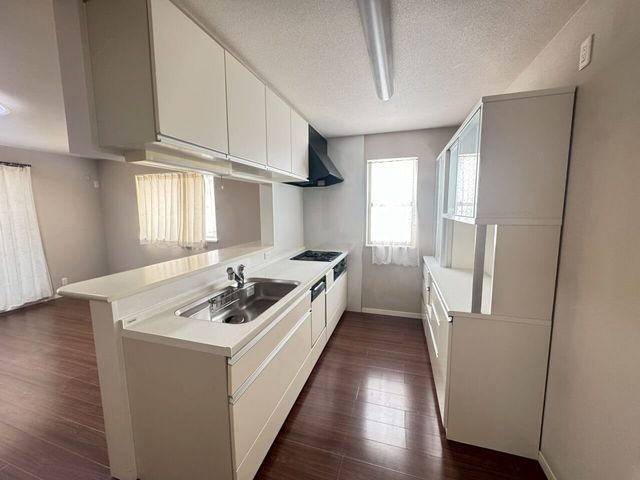 4LDK House Near Ōwada Station in Kadoma, Osaka - Thumbnail 2