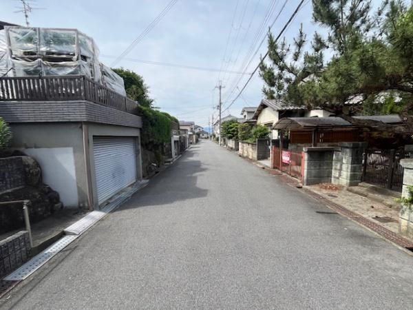 65-Tsubo Plot with 5DK House in Kanan Town, Osaka for Sale - Thumbnail 2
