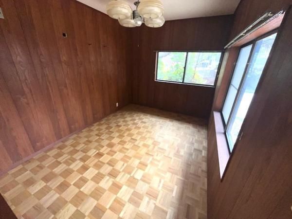 65-Tsubo Plot with 5DK House in Kanan Town, Osaka for Sale - Thumbnail 3