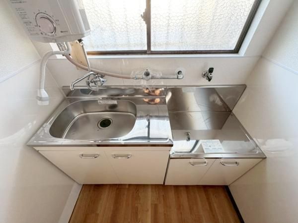 Renovated 2LDK Terrace House Near Sumiyoshi-Higashi Station, Osaka - Thumbnail 3