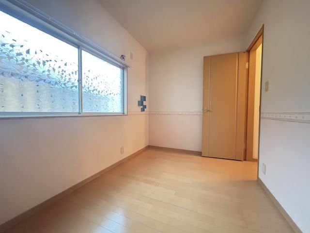 3LDK Detached House for Sale in Tsurumi-ku, Osaka - Thumbnail 4