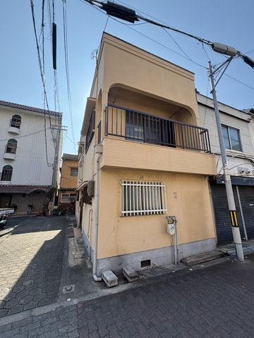 3LDK Detached House for Sale in Tsurumi-ku, Osaka - Thumbnail 2