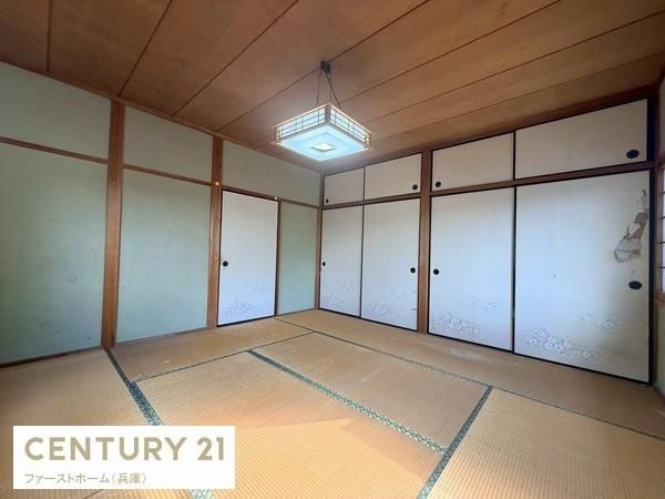 6LDK House for Sale in Himeji's Kawanishidai | Spacious Corner Lot - Thumbnail 4