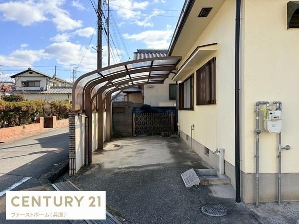 6LDK House for Sale in Himeji's Kawanishidai | Spacious Corner Lot - Thumbnail 2