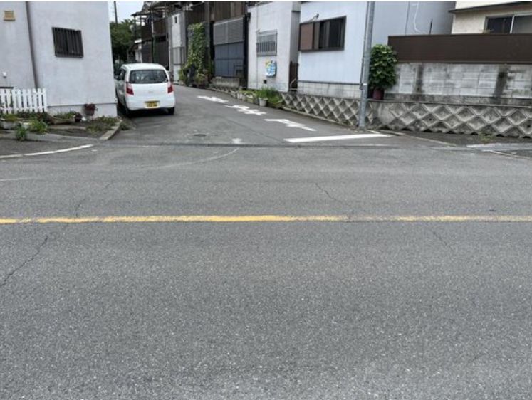 6DK House on Corner Lot in Yao City, Osaka - Thumbnail 3