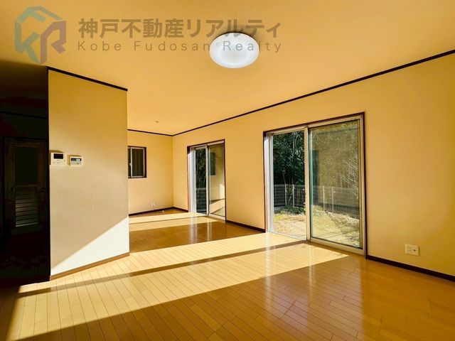 4LDK House with Garage in Kobe's Suma Ward | 102.87 sqm - Thumbnail 4